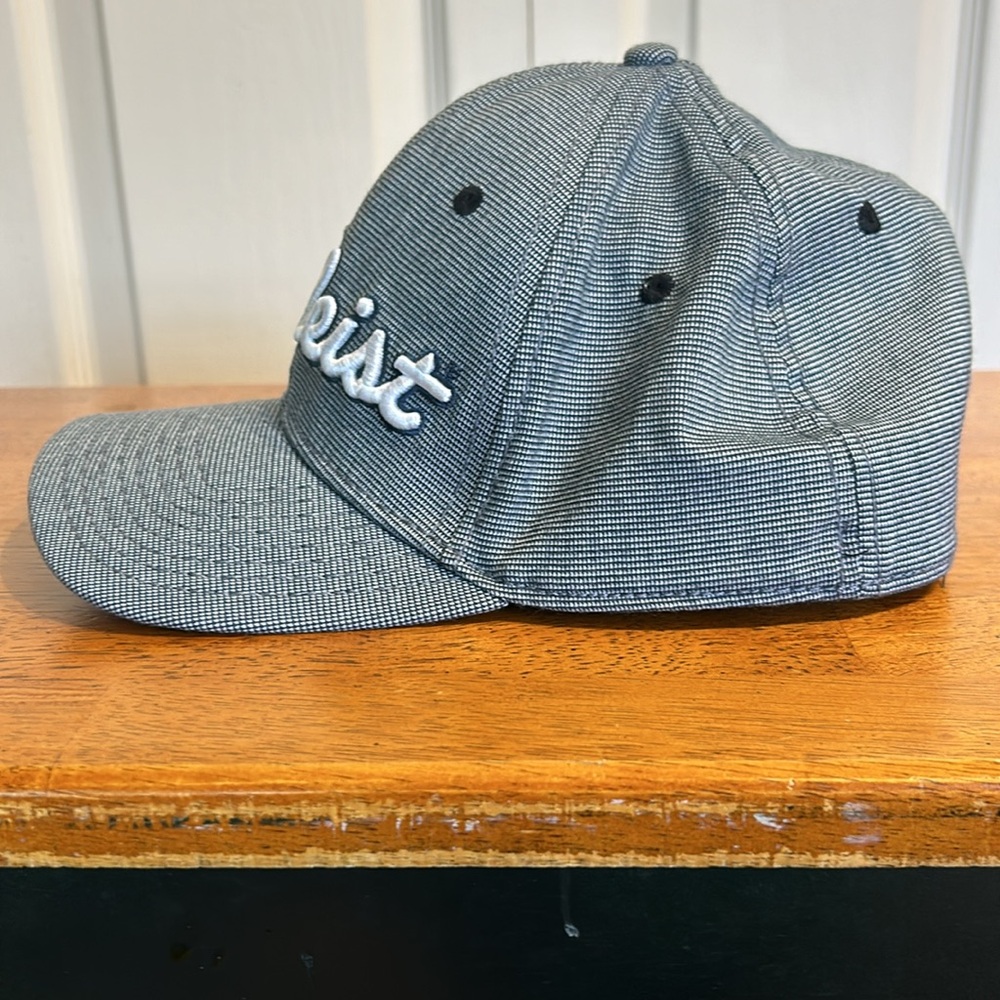 Titleist Raised Embroidery Logo A-Flex Ball Cap - Picture 2 of 7